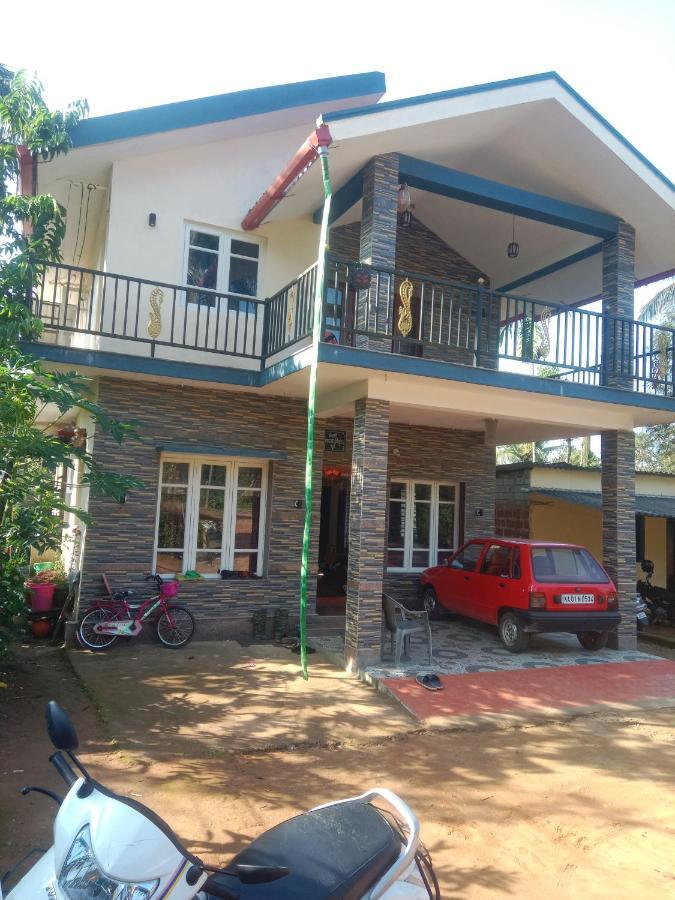 Halase Homestay Mudigere Eksteriør bilde